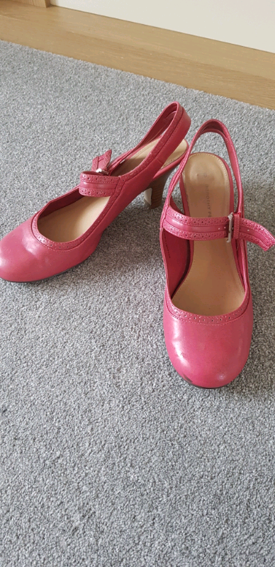 ladies pink kitten heel shoes